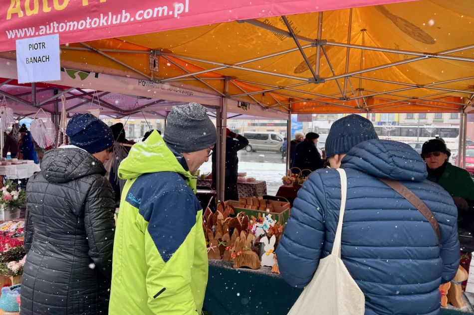 Kiermasz wielkanocny okraszony… śniegiem - zdjęcie 18