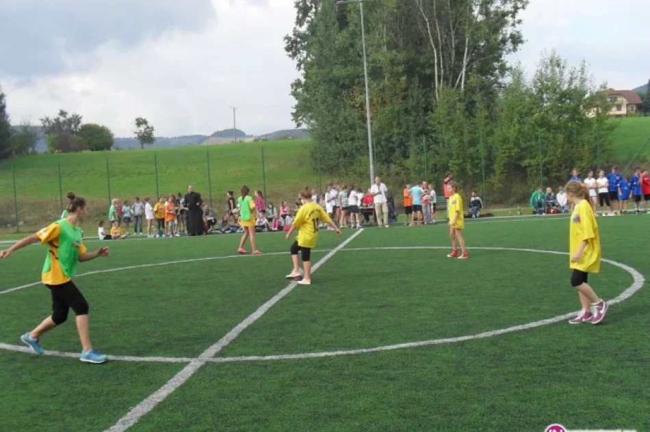 Turniej o Puchar Premiera na Orliku w Męcinie - zdjęcie 4