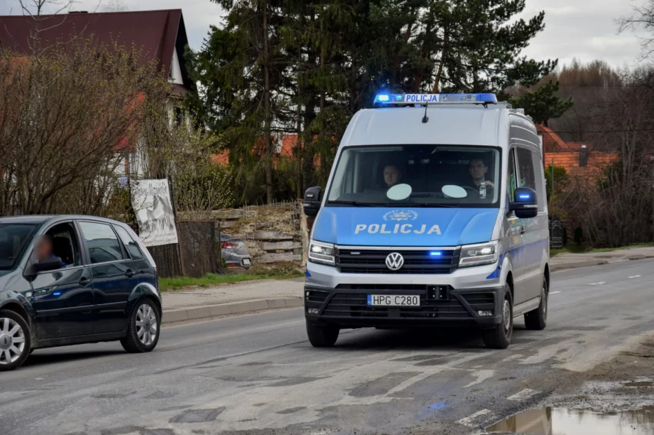 Zasnęła za kierownicą i doprowadziła do kolizji - zdjęcie 3