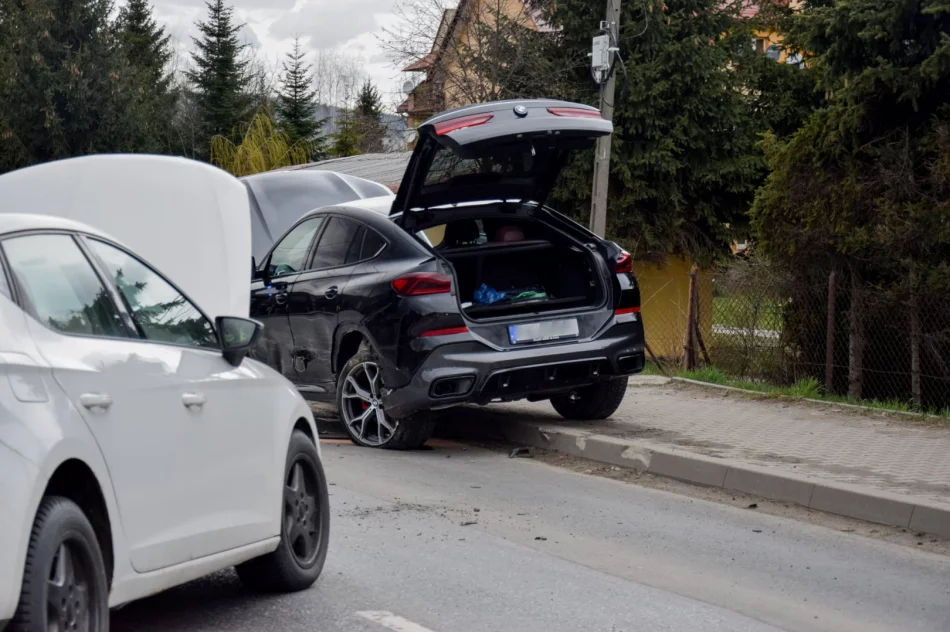 Zasnęła za kierownicą i doprowadziła do kolizji - zdjęcie 5