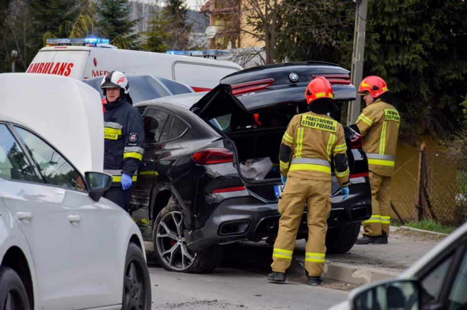 Zasnęła za kierownicą i doprowadziła do kolizji - zdjęcie 9