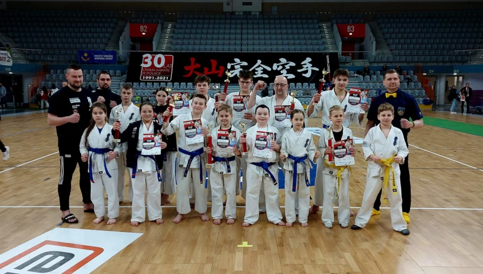 10 medali dla zawodników Limanowskiego Klubu Kyokushin Karate na Makroregionie Południowym w Tarnowie - zdjęcie 1