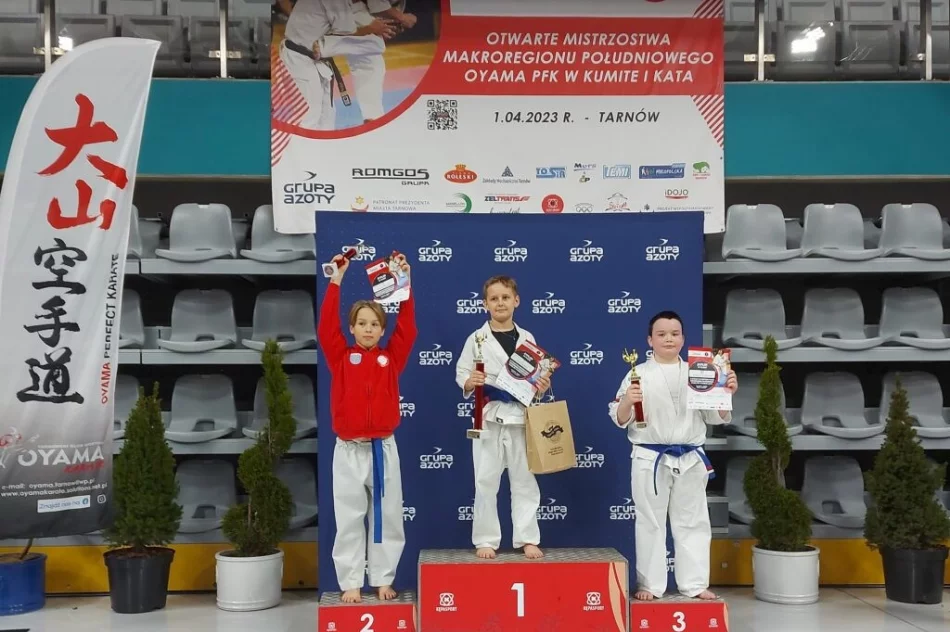 10 medali dla zawodników Limanowskiego Klubu Kyokushin Karate na Makroregionie Południowym w Tarnowie - zdjęcie 4