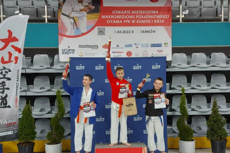 10 medali dla zawodników Limanowskiego Klubu Kyokushin Karate na Makroregionie Południowym w Tarnowie - zdjęcie 5
