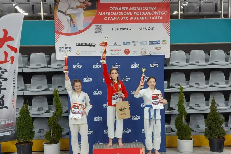 10 medali dla zawodników Limanowskiego Klubu Kyokushin Karate na Makroregionie Południowym w Tarnowie - zdjęcie 6