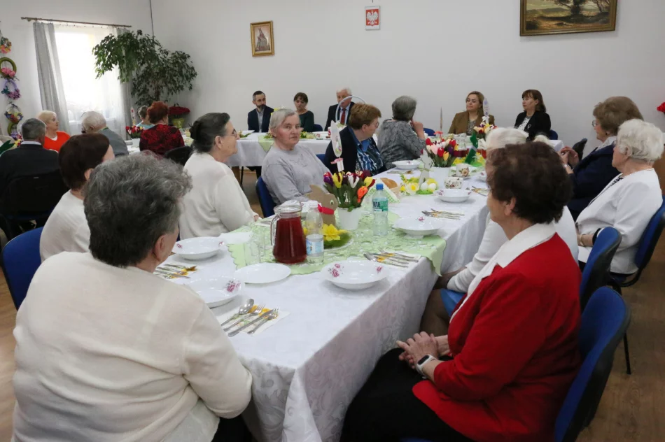 Przedświąteczne spotkanie w Dziennym Domu „Senior+” w Limanowej - zdjęcie 8