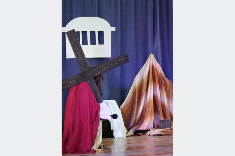 ​“Stacja Miłość” - szkolne misterium - zdjęcie 12