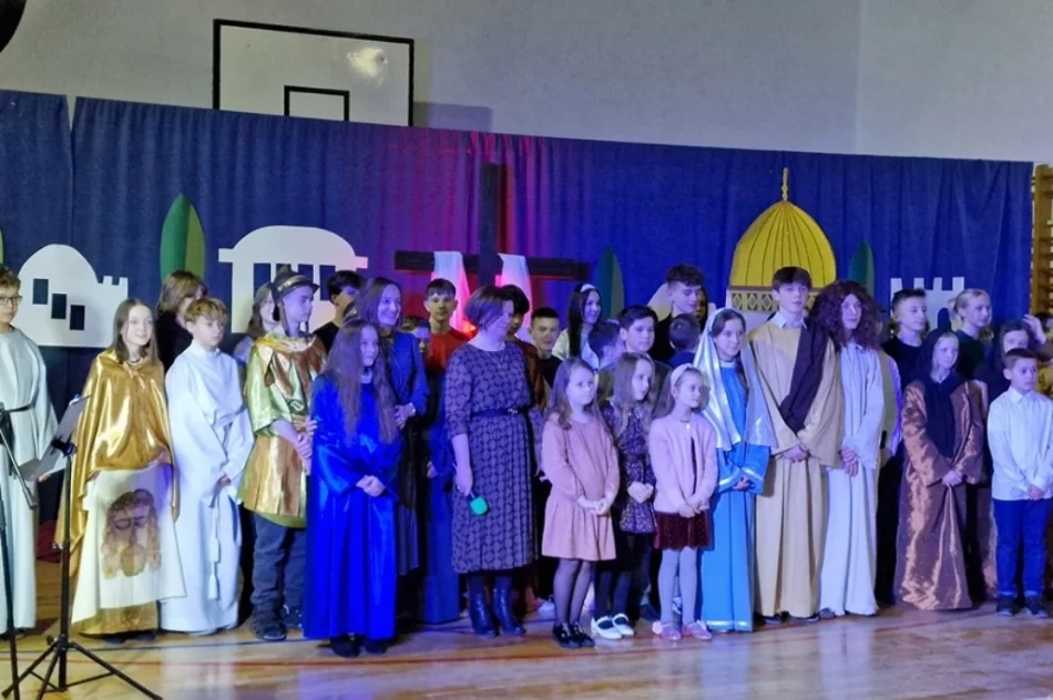 ​“Stacja Miłość” - szkolne misterium - zdjęcie 15