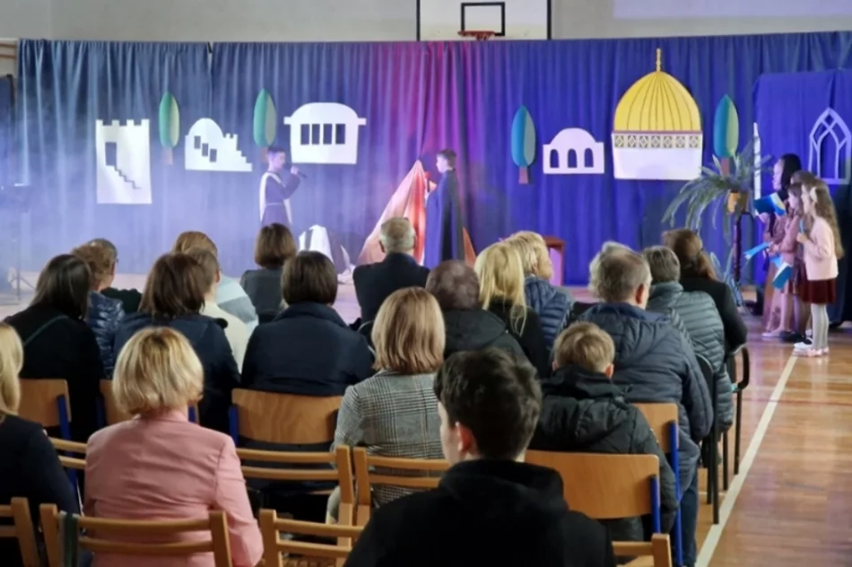 ​“Stacja Miłość” - szkolne misterium - zdjęcie 18