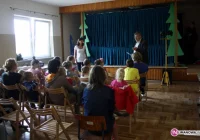 Krasnoludki w bibliotece w Nowym Rybiu - zdjęcie główne