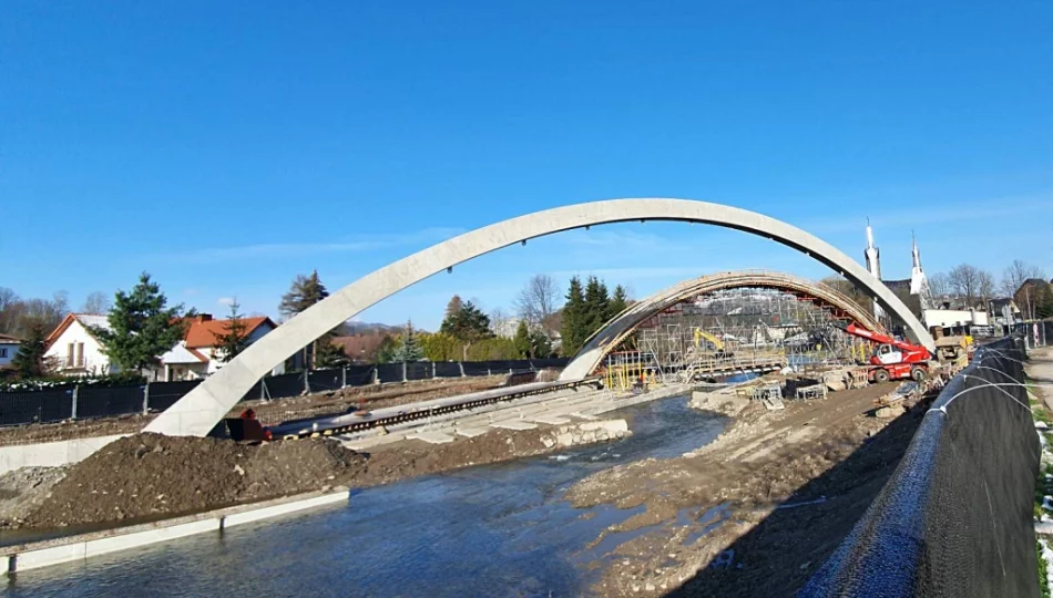 Łuki nowego mostu gotowe - zdjęcie 1