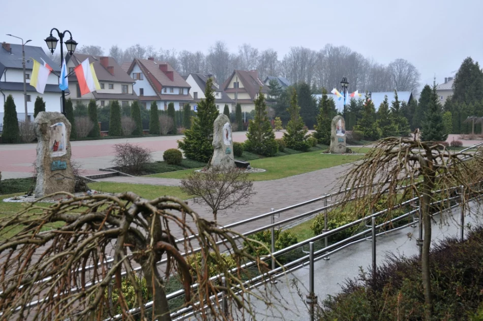 Kard. Dziwisz poświęci pierwszą w regionie Drogę Światła - zdjęcie 12