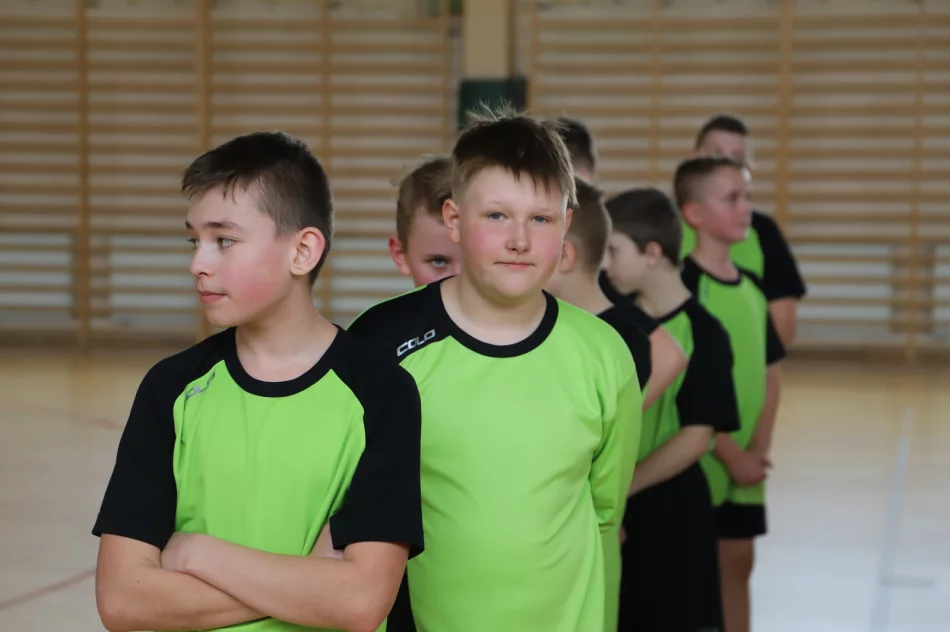 Chłopcy ze Starej Wsi Mistrzami Gminy Limanowa w Piłce Ręcznej Dzieci - zdjęcie 3