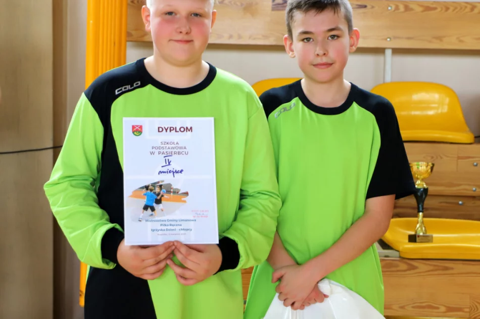 Chłopcy ze Starej Wsi Mistrzami Gminy Limanowa w Piłce Ręcznej Dzieci - zdjęcie 7
