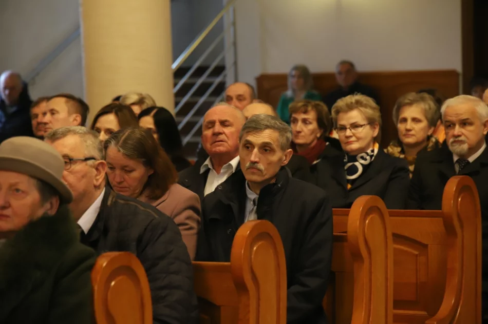 Kard. Stanisław Dziwisz w Mszanie Dolnej: mamy rozpalać płomienie wiary, nadziei i miłości - zdjęcie 8