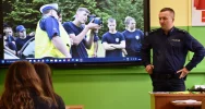 Policjanci zachęcali młodzież do służby w mundurze - zdjęcie 3