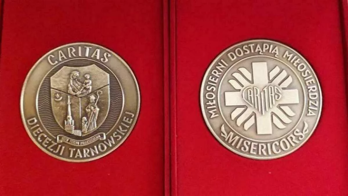 Medale Misericors trafiły do pracowników świetlicy w Koszarach