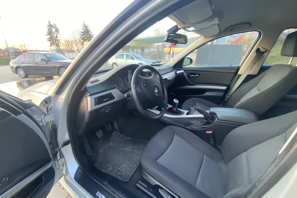 Bmw seria 3 e90 320D - zdjęcie 5