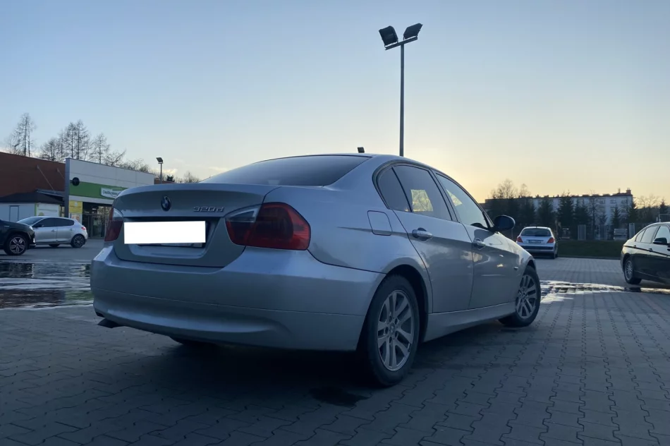 Bmw seria 3 e90 320D - zdjęcie 8