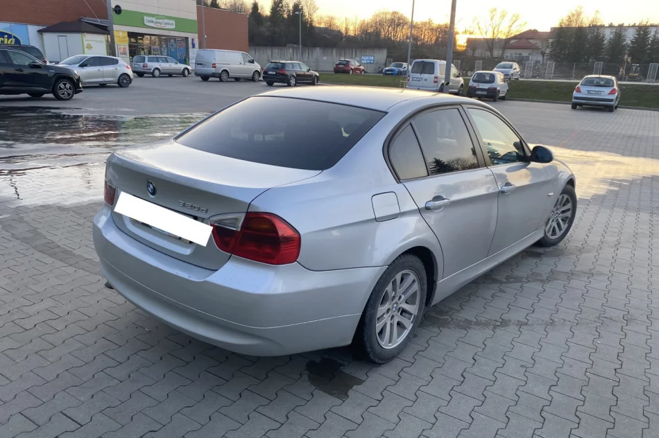 Bmw seria 3 e90 320D - zdjęcie 11