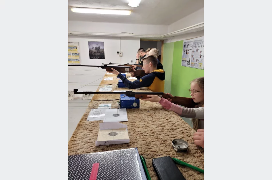 Nie tylko uczniowie strzelają w szkole - zdjęcie 4