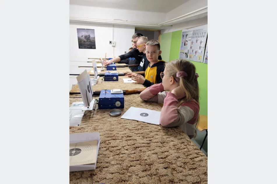 Nie tylko uczniowie strzelają w szkole - zdjęcie 5