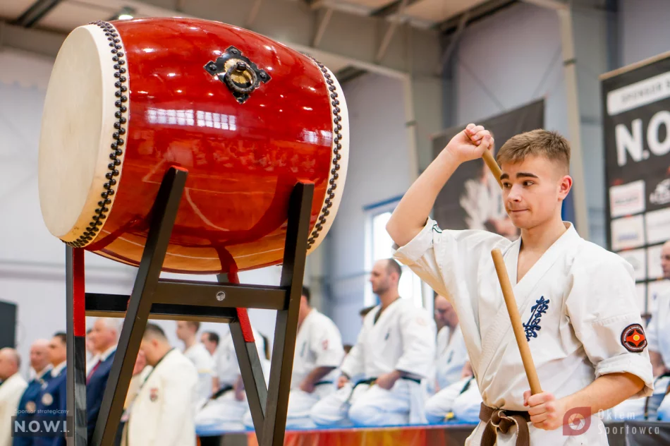 61 klubów walczyło w Limanowej na Mistrzostwach Polski Polskiego Związku Karate Kontaktowego - zobacz zdjęcia - zdjęcie 10