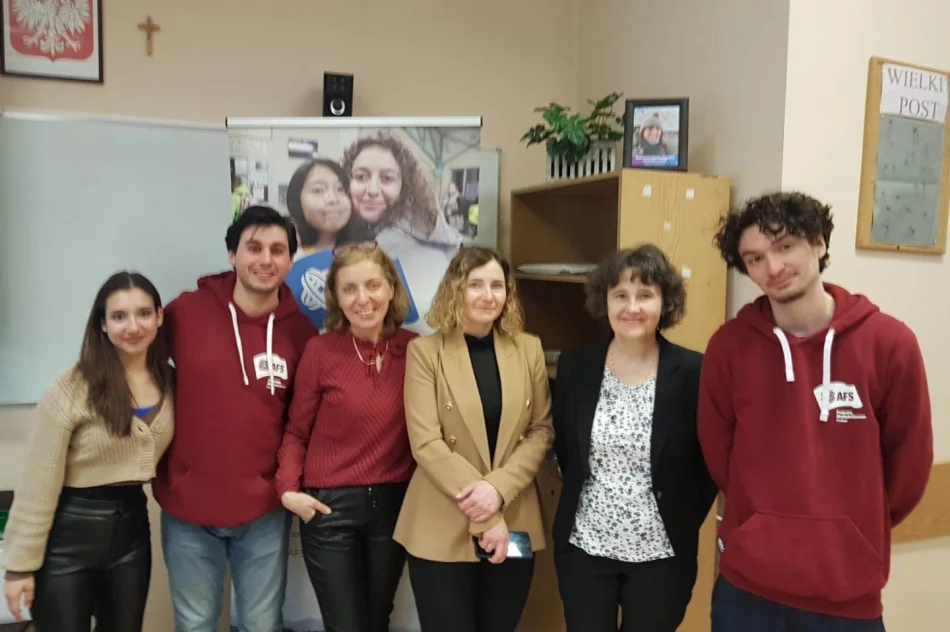 Spotkanie z wolontariuszami AFS, czyli kawałek świata w ZSTI - zdjęcie 2