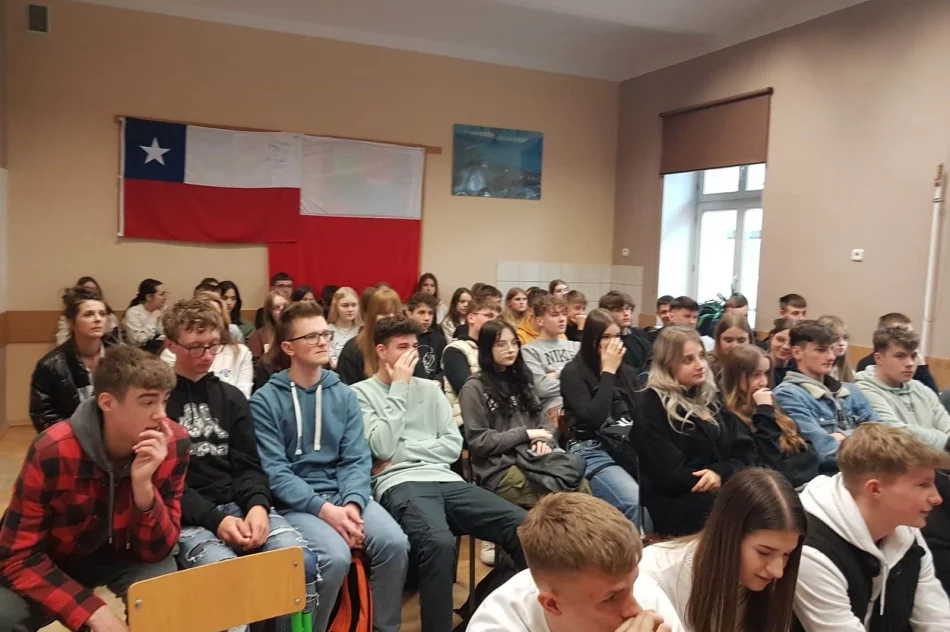 Spotkanie z wolontariuszami AFS, czyli kawałek świata w ZSTI - zdjęcie 6