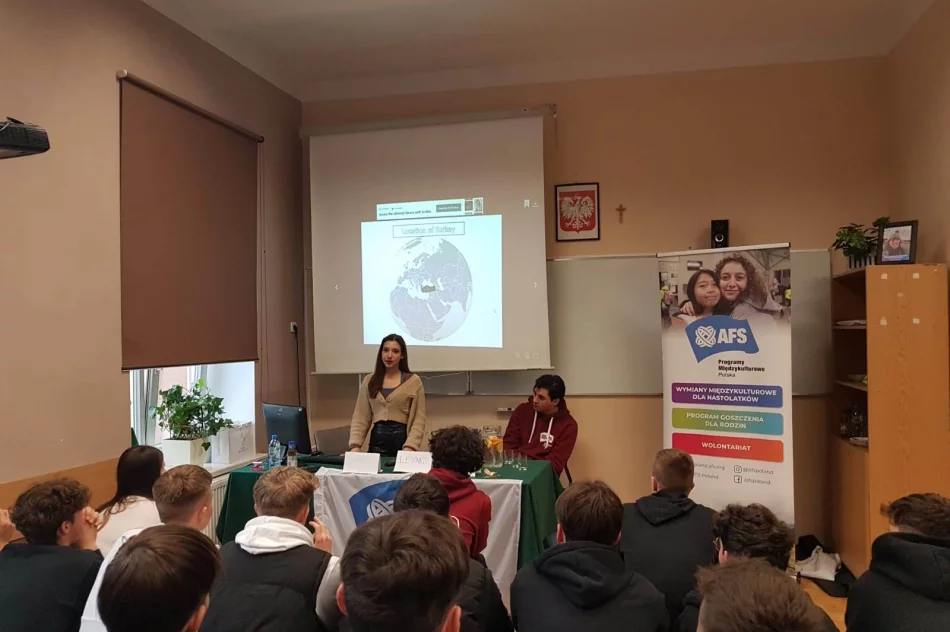 Spotkanie z wolontariuszami AFS, czyli kawałek świata w ZSTI - zdjęcie 9