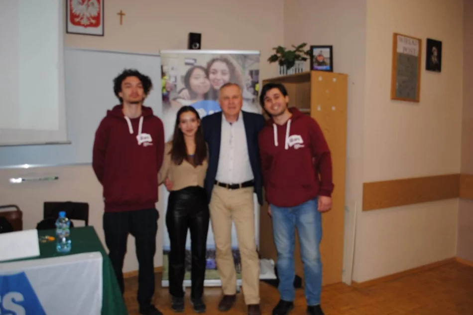 Spotkanie z wolontariuszami AFS, czyli kawałek świata w ZSTI - zdjęcie 12