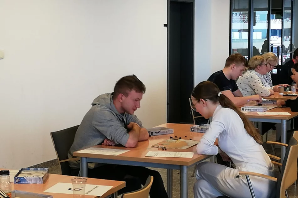 Mistrzowie i wicemistrzowie gier planszowych z Tymbarku - zdjęcie 6