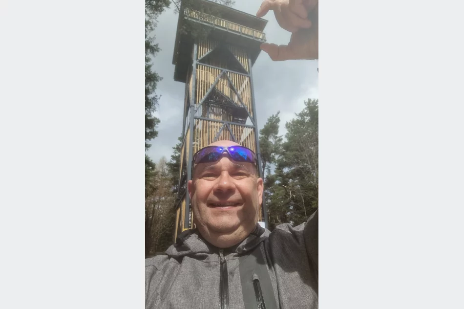 Papier toaletowy zamiast wstęgi. Radny kpi z parlamentarzystów - zdjęcie 3