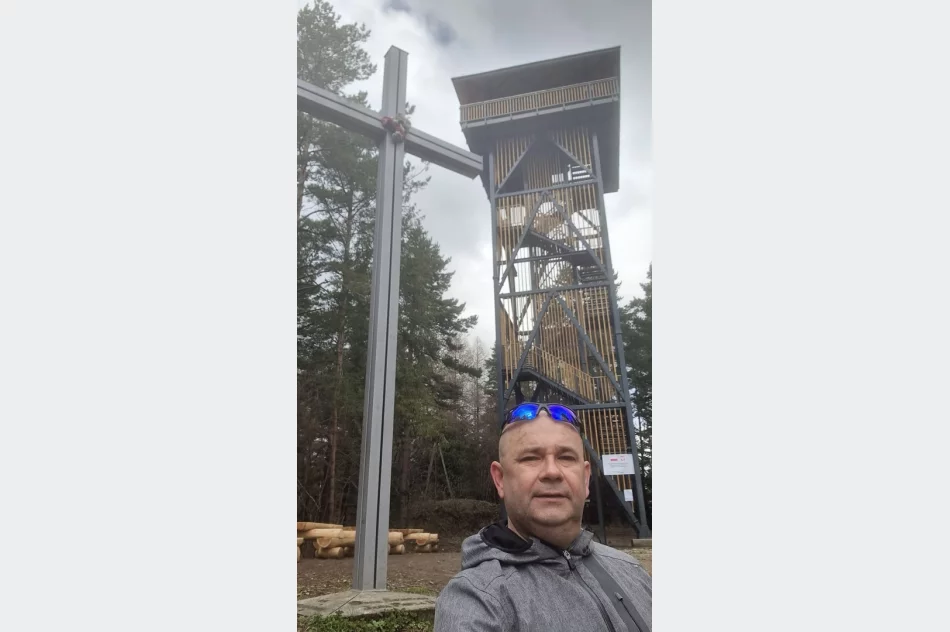 Papier toaletowy zamiast wstęgi. Radny kpi z parlamentarzystów - zdjęcie 9