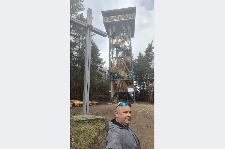 Papier toaletowy zamiast wstęgi. Radny kpi z parlamentarzystów - zdjęcie 19