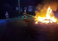 Nie ustaje problem spalania elektrośmieci na terenie romskiej osady  - zdjęcie główne