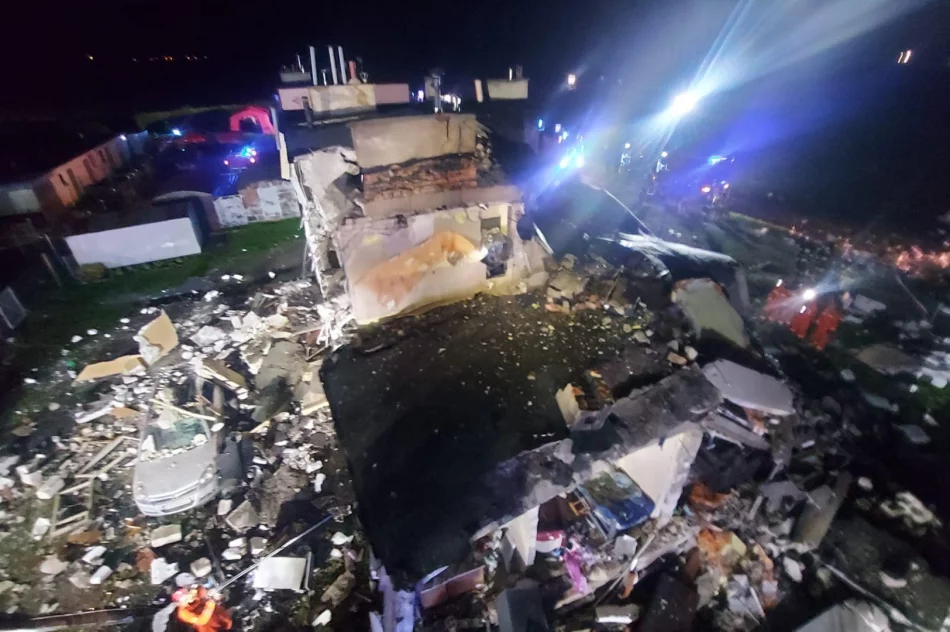 Wybuchu gazu w Sędzińcu: 4 osoby poszkodowane - zdjęcie 3