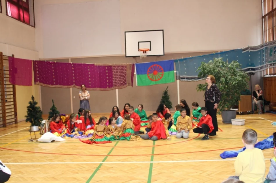 Młodzi Romowie zaprezentowali talenty i kulturę - zdjęcie 3