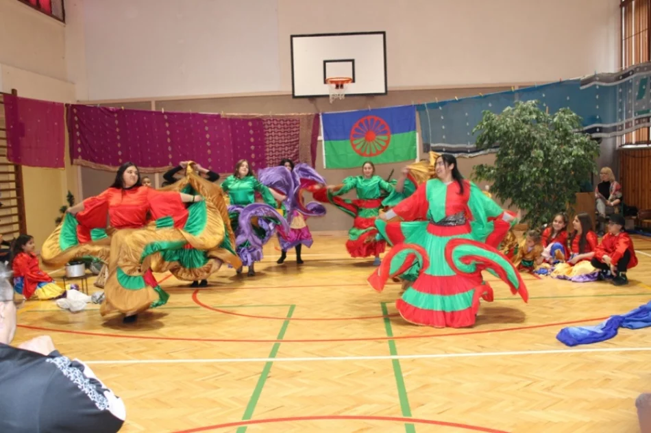 Młodzi Romowie zaprezentowali talenty i kulturę - zdjęcie 6