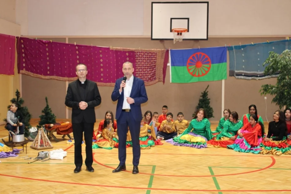 Młodzi Romowie zaprezentowali talenty i kulturę - zdjęcie 7