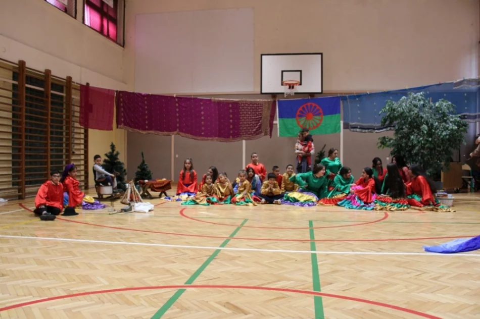 Młodzi Romowie zaprezentowali talenty i kulturę - zdjęcie 8