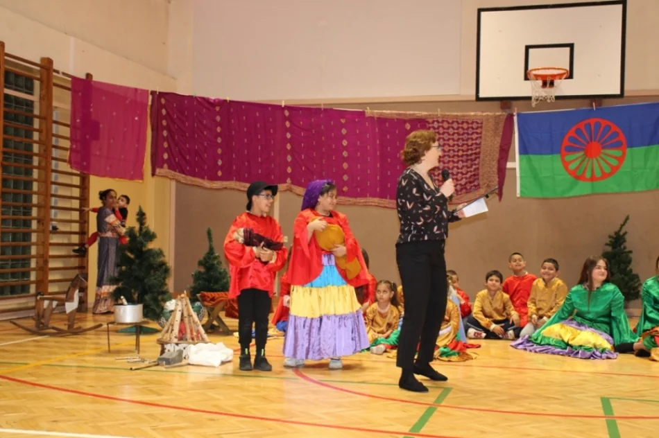 Młodzi Romowie zaprezentowali talenty i kulturę - zdjęcie 10