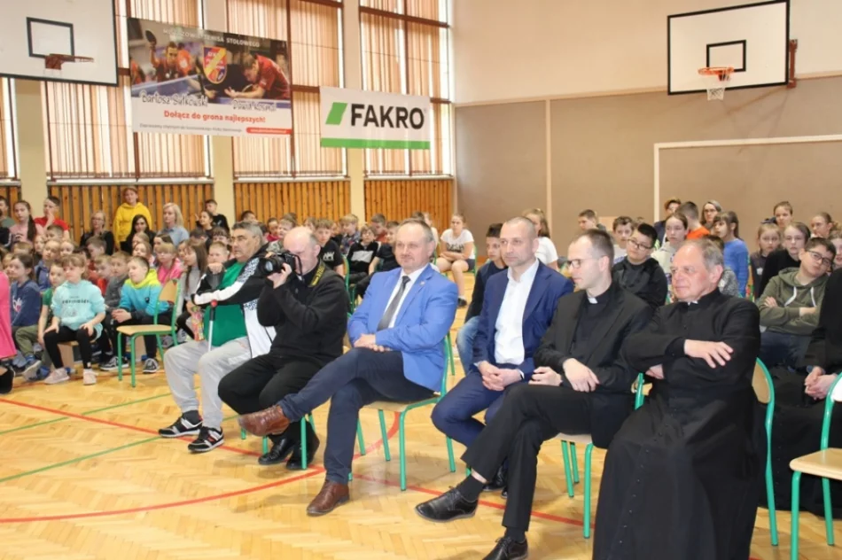 Młodzi Romowie zaprezentowali talenty i kulturę - zdjęcie 13