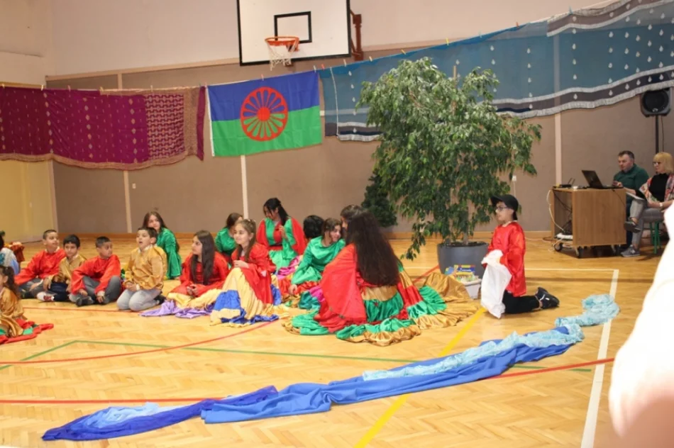 Młodzi Romowie zaprezentowali talenty i kulturę - zdjęcie 18