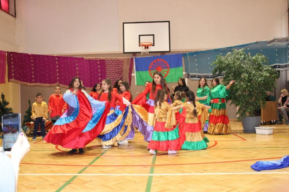 Młodzi Romowie zaprezentowali talenty i kulturę - zdjęcie 19