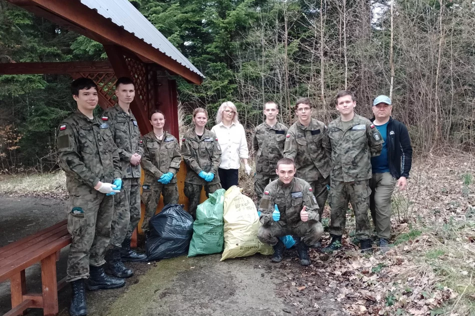 Strzelcy posprzątali szlak turystyczny - zdjęcie 2