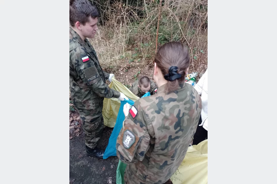 Strzelcy posprzątali szlak turystyczny - zdjęcie 7