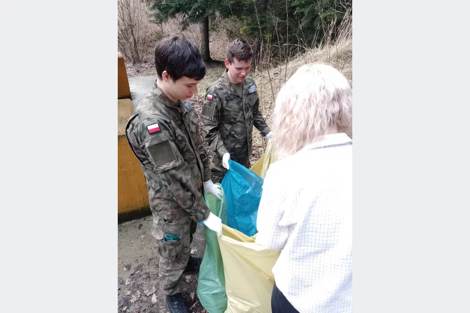 Strzelcy posprzątali szlak turystyczny - zdjęcie 11