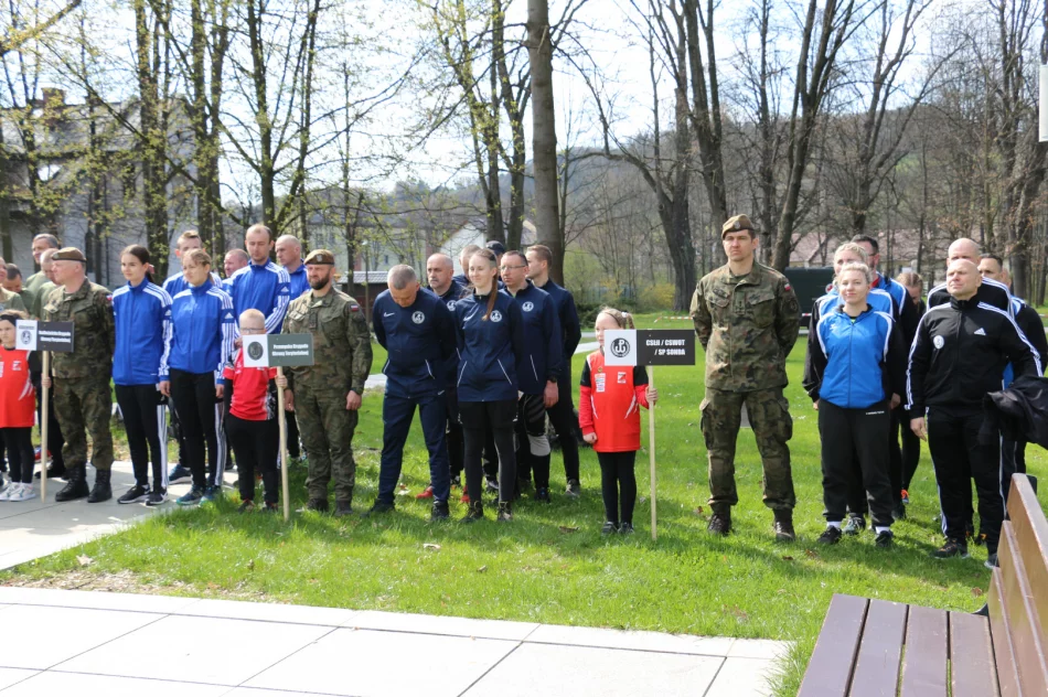 Oficjalnie zainaugurowano Mistrzostwa Wojsk Obrony Terytorialnej w Biegu na Orientację w Limanowej - zdjęcie 11