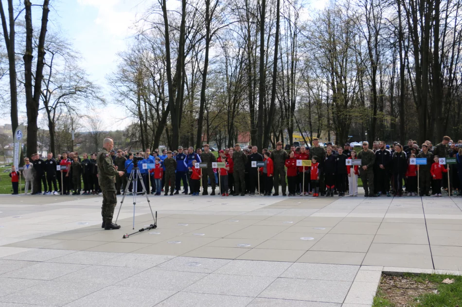 Oficjalnie zainaugurowano Mistrzostwa Wojsk Obrony Terytorialnej w Biegu na Orientację w Limanowej - zdjęcie 12